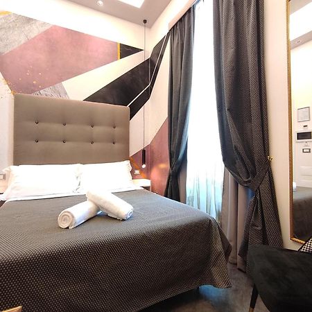 Antiqua Domus Hotel Rome Bagian luar foto