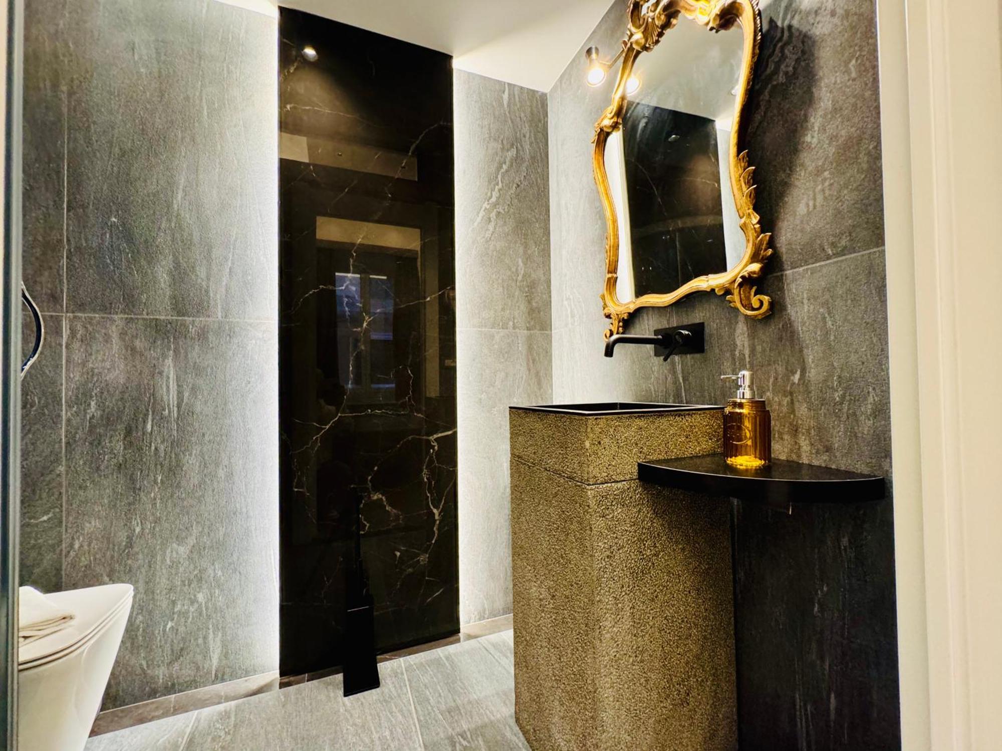 Antiqua Domus Hotel Rome Bagian luar foto