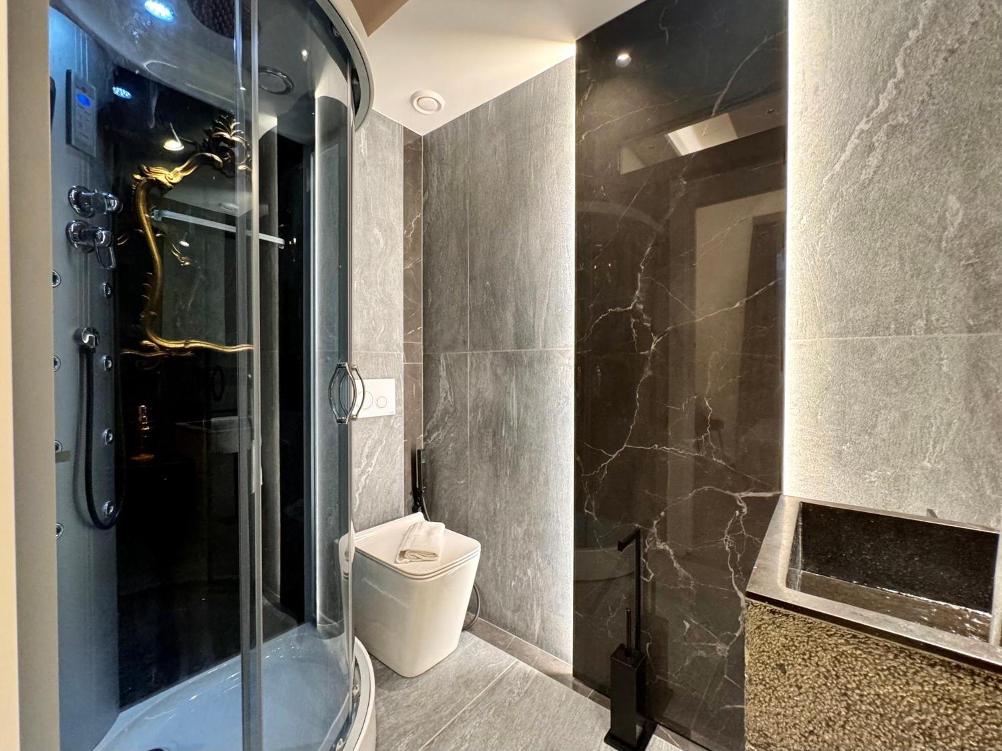 Antiqua Domus Hotel Rome Bagian luar foto