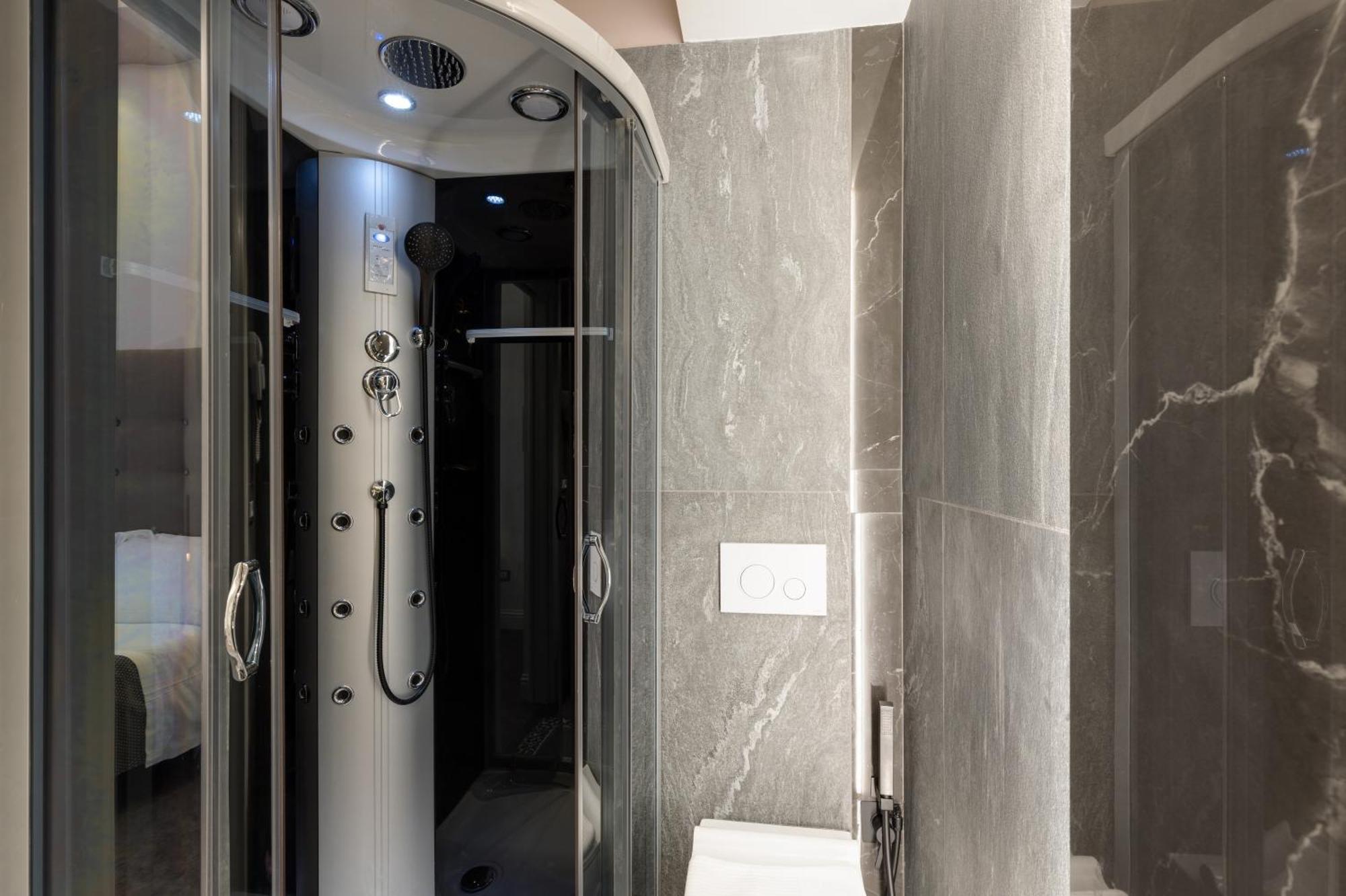Antiqua Domus Hotel Rome Bagian luar foto