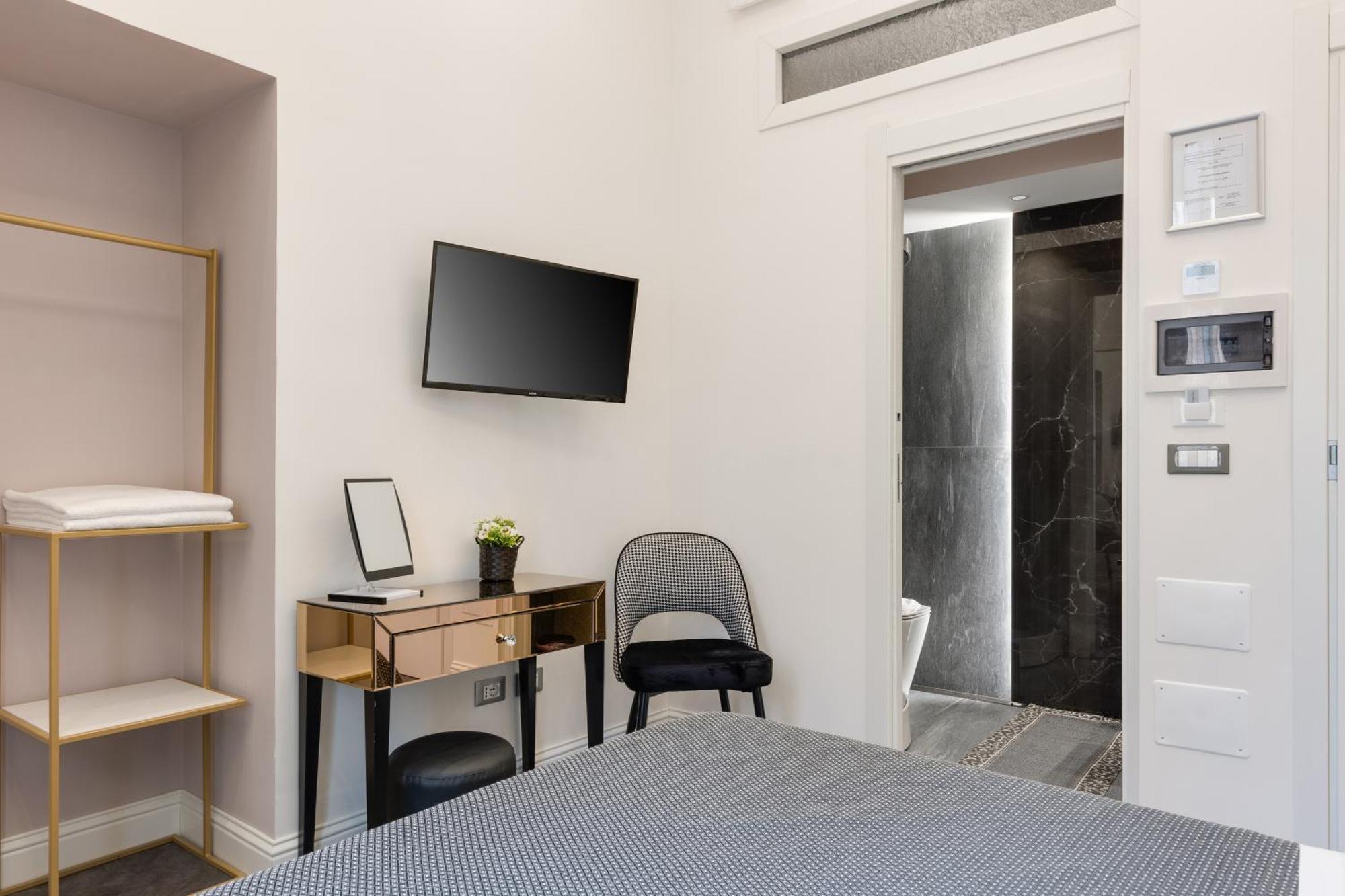 Antiqua Domus Hotel Rome Bagian luar foto